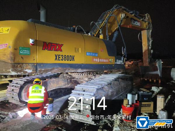 徐工XE380DK履帶式挖掘機