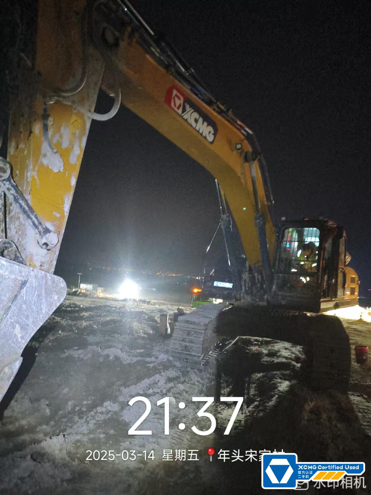 徐工XE380DK履帶式挖掘機