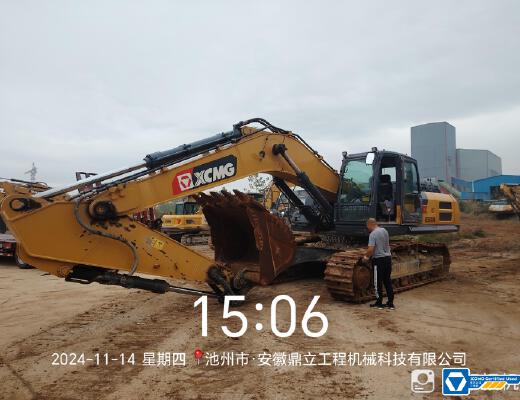 徐工XE380DK履带式挖掘机