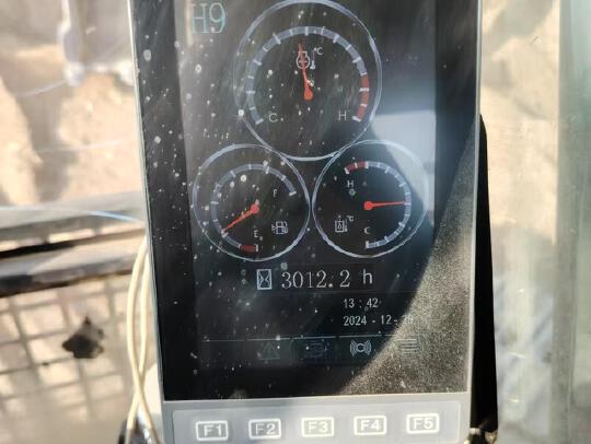 徐工XE270DK履帶式挖掘機