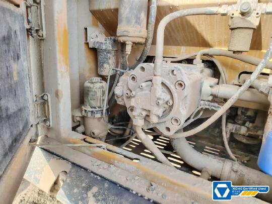 徐工XE270DK履帶式挖掘機