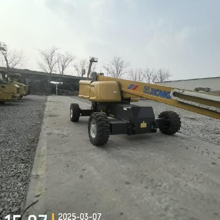 徐工GTBZ30S直臂式高空作业平台