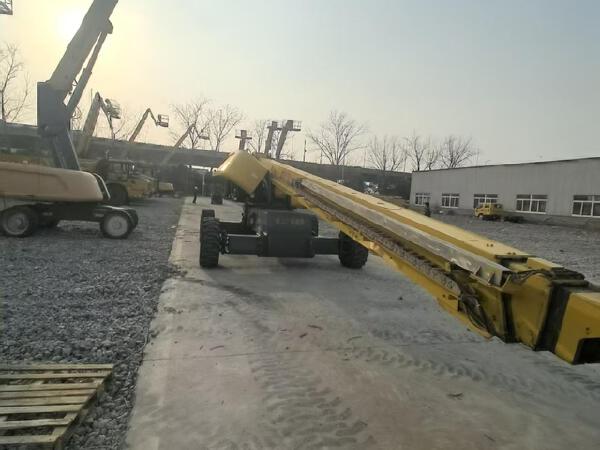 徐工GTBZ30S直臂式高空作業(yè)平臺(tái)