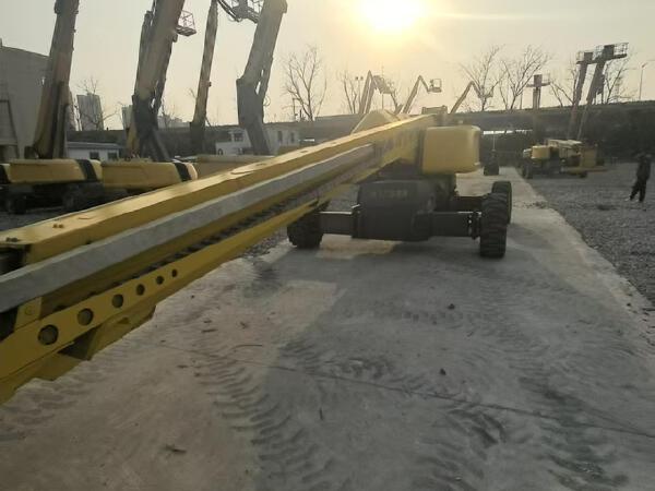 徐工GTBZ30S直臂式高空作業(yè)平臺(tái)