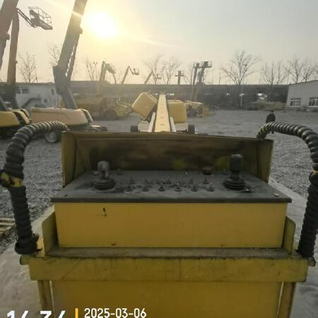 徐工GTBZ30S直臂式高空作业平台