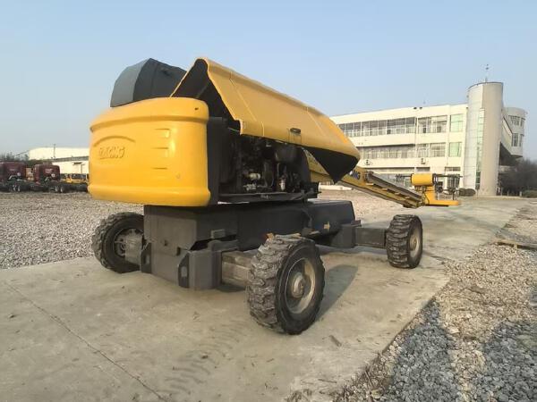 徐工GTBZ30S直臂式高空作業(yè)平臺(tái)