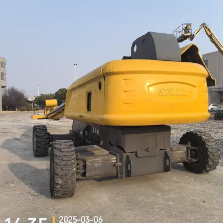 徐工GTBZ30S直臂式高空作业平台