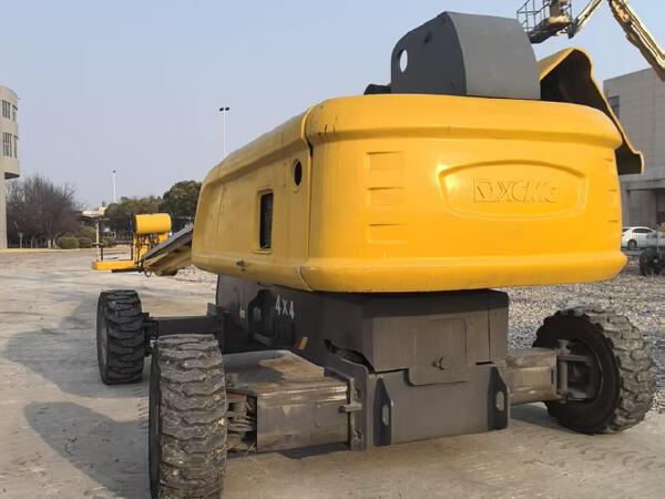 徐工GTBZ30S直臂式高空作業(yè)平臺(tái)