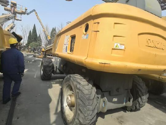 徐工GTBZ38S直臂式高空作業車