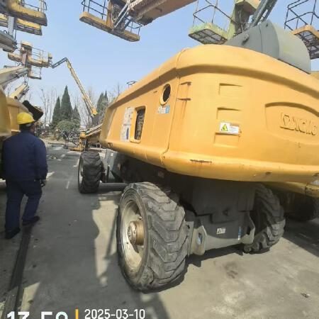 徐工GTBZ38S直臂式高空作业车