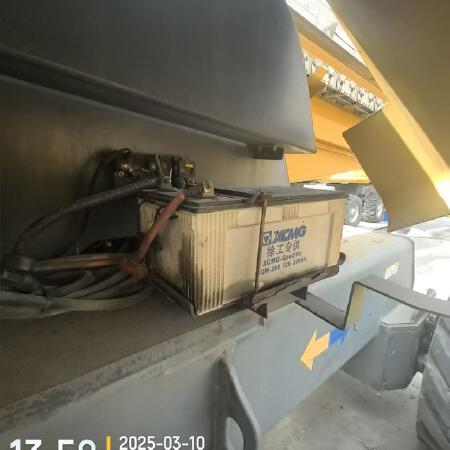 徐工GTBZ38S直臂式高空作业车