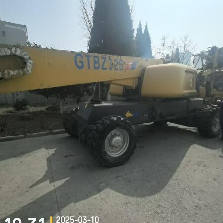 徐工GTBZ32S直臂式高空作业车