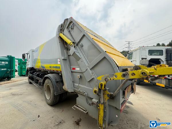 徐工XGH5185ZYSD6壓縮式垃圾車