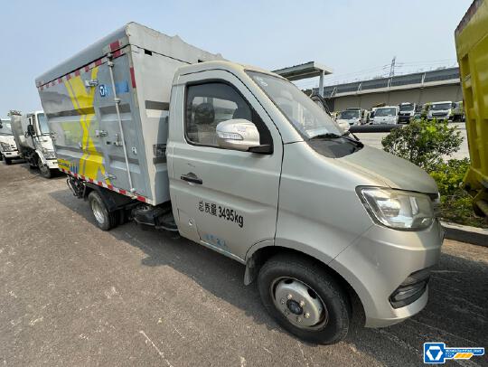 徐工XGH5030XTYA6桶裝垃圾車
