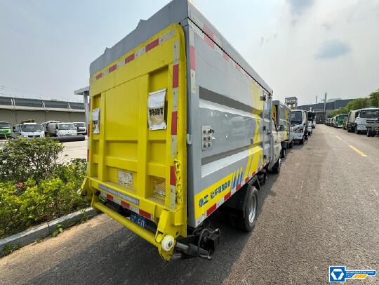徐工XGH5030XTYA6桶裝垃圾車