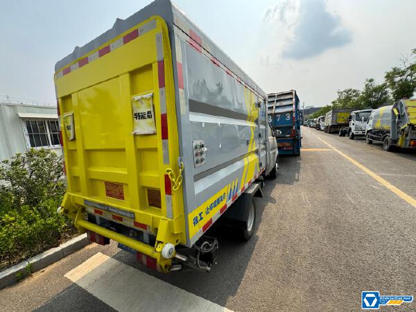 徐工XGH5030XTYA6桶裝垃圾車