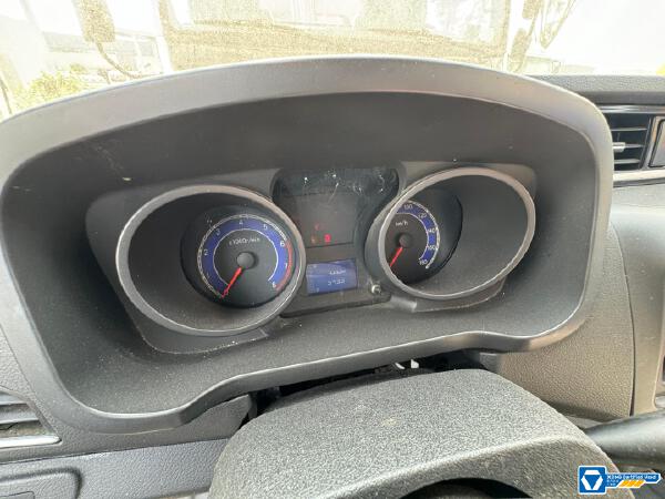 徐工XGH5030XTYA6桶裝垃圾車