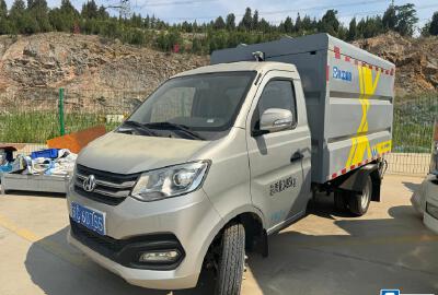 徐工XGH5030XTYA6桶裝垃圾車