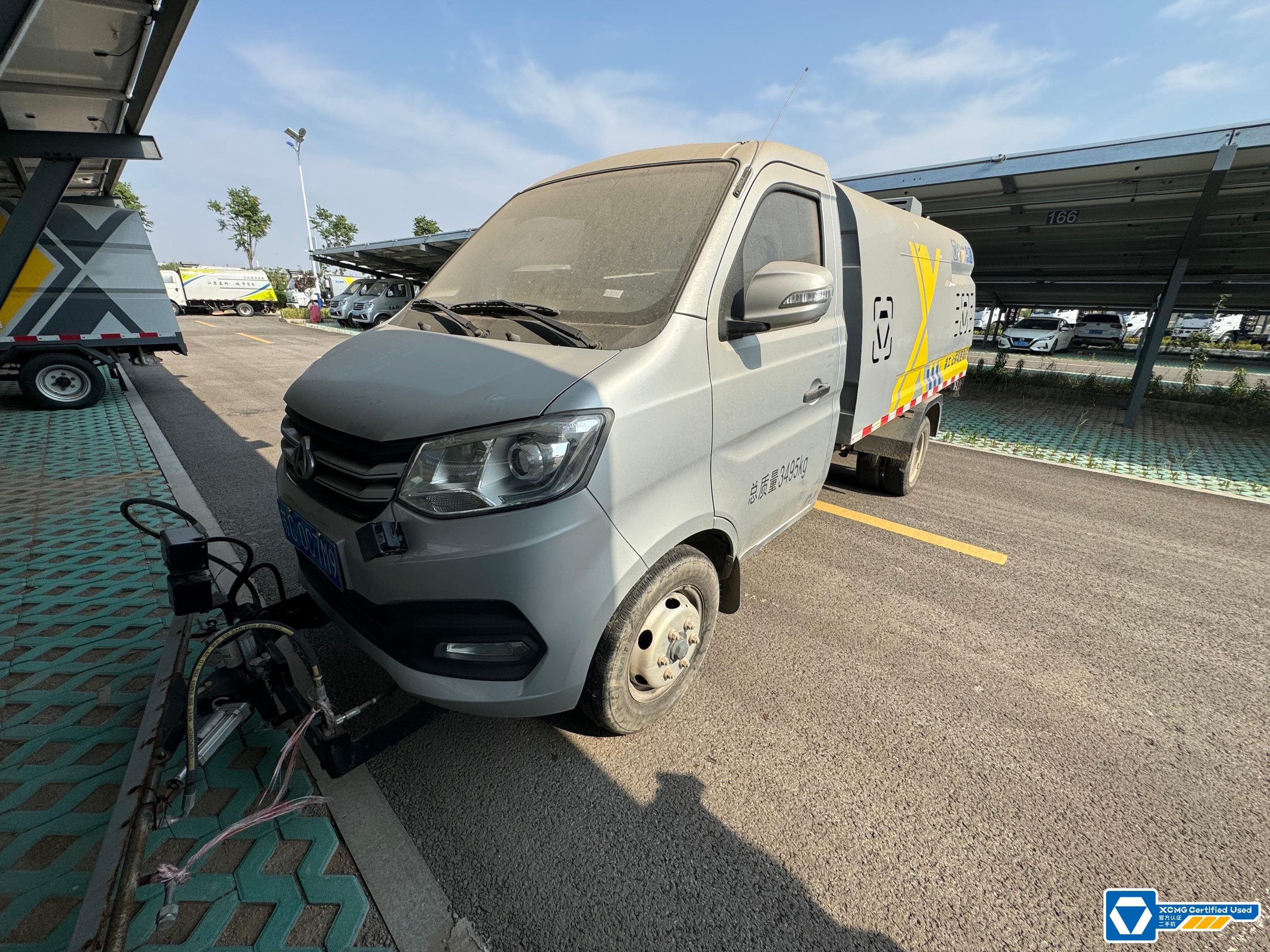 徐工DXA5032TYHA6路面養(yǎng)護車