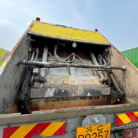 徐工XGH5184ZYSD6压缩式垃圾车