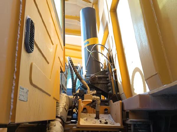 徐工XDR80T寬體車