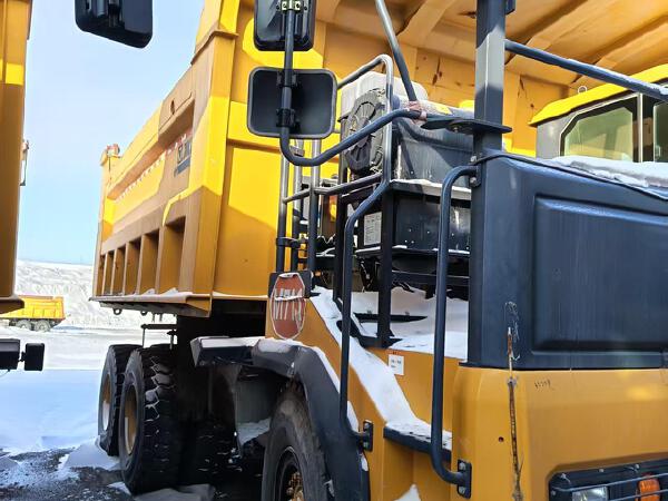 徐工XDR80T寬體車