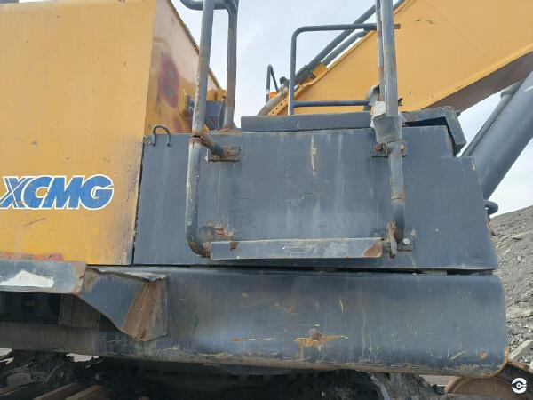 徐工XE750D履带式挖掘机