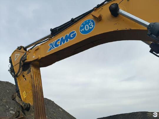 徐工XE750D履带式挖掘机