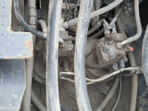 徐工XE750D履带式挖掘机