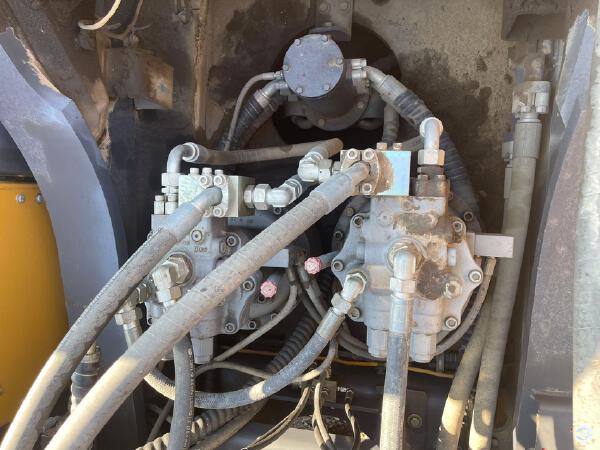 徐工XE700D履带式挖掘机