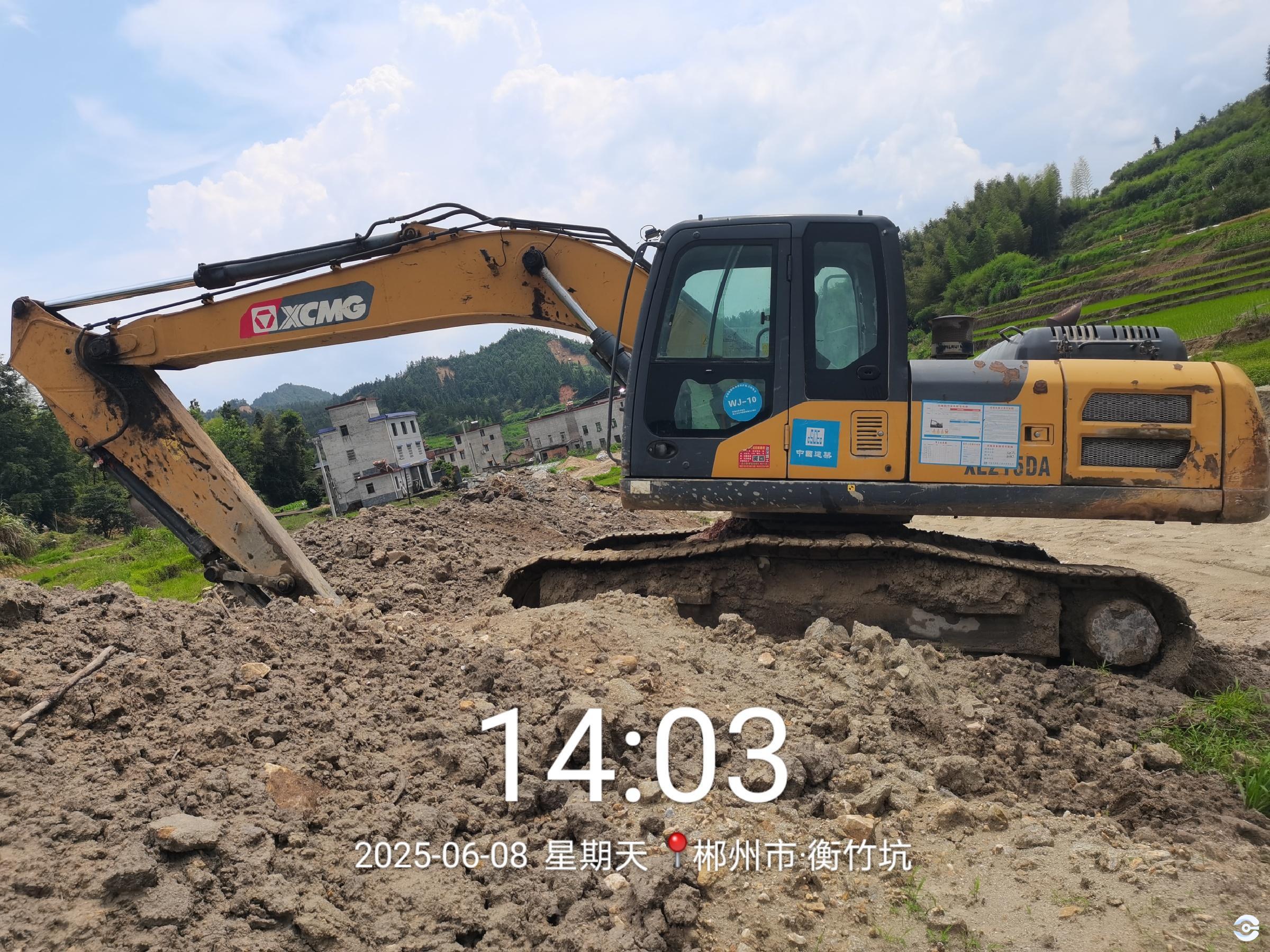 徐工XE215DA履帶式挖掘機(jī)