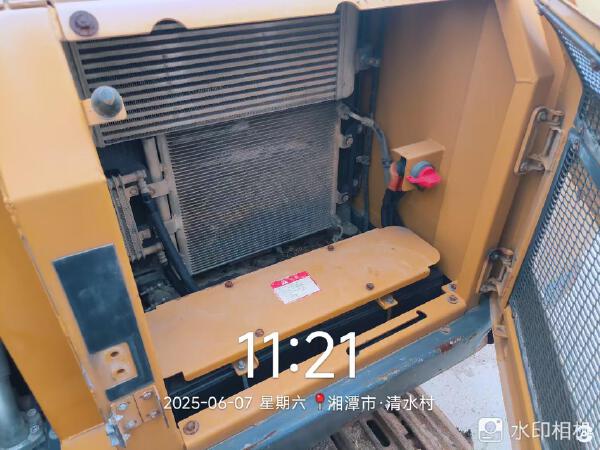 徐工XE270DK履帶式挖掘機(jī)