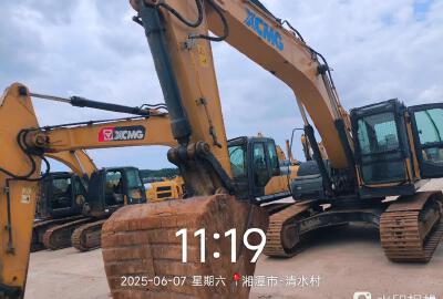 徐工XE270DK履帶式挖掘機
