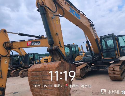 徐工XE270DK履带式挖掘机
