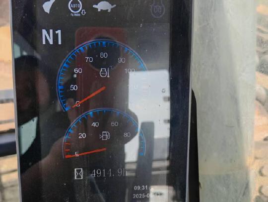 徐工XE335DK履帶式挖掘機