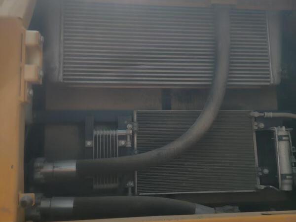 徐工XE380DK履帶式挖掘機(jī)