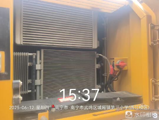 徐工XE270DK履帶式挖掘機