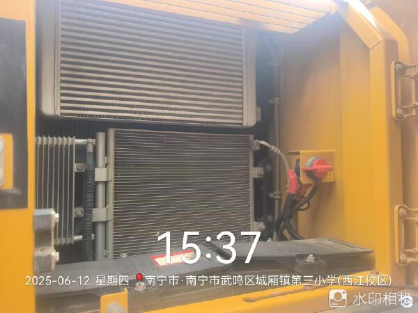 徐工XE270DK履帶式挖掘機