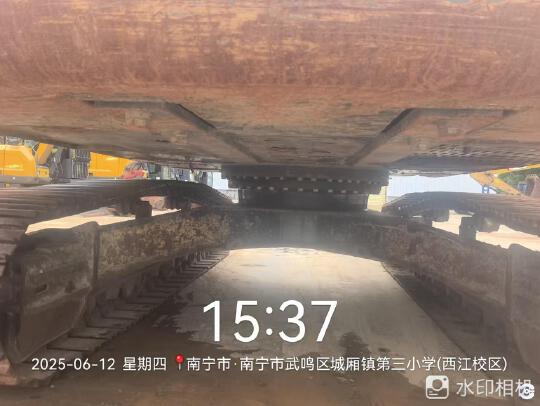 徐工XE270DK履帶式挖掘機