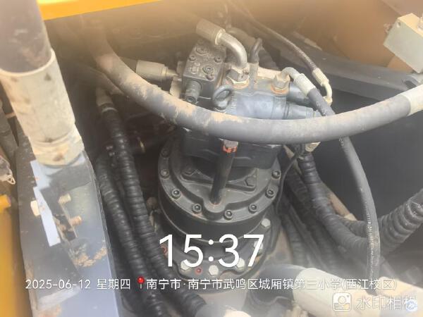 徐工XE270DK履帶式挖掘機