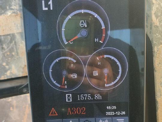 徐工XE370D履帶式挖掘機(jī)
