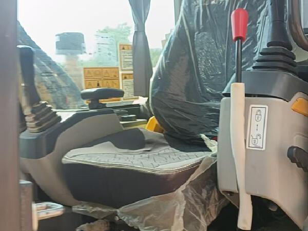 徐工XE75G履帶式挖掘機