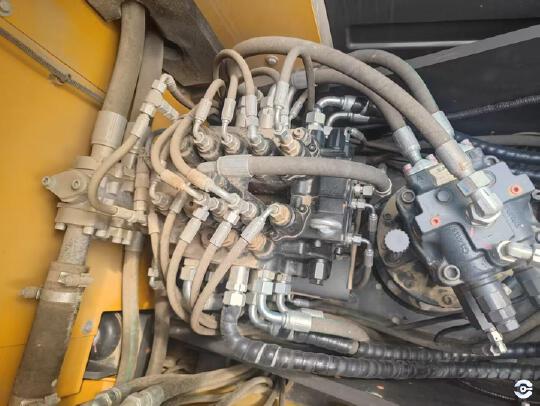 徐工XE135G履帶式挖掘機(jī)