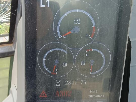 徐工XE400DK履帶式挖掘機