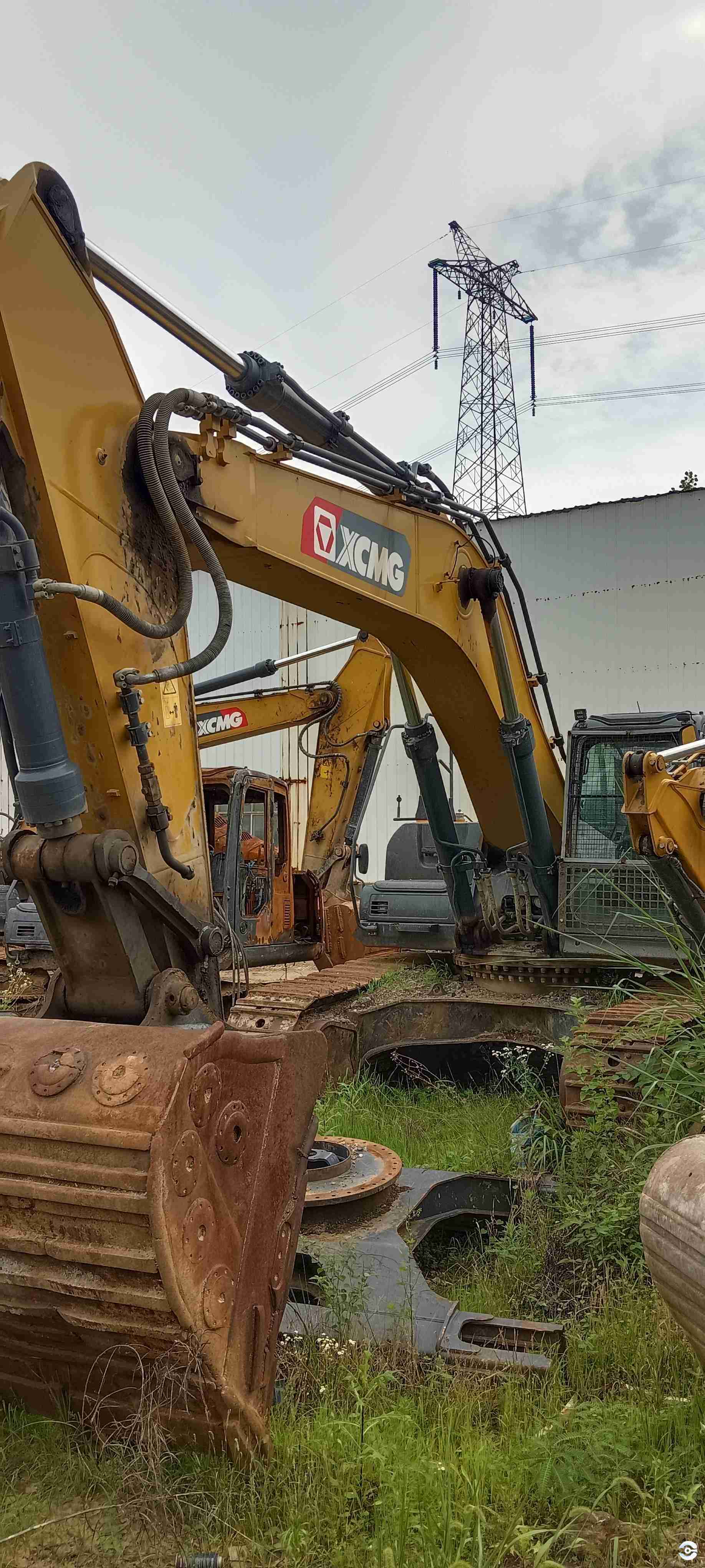 徐工XE400DK履帶式挖掘機