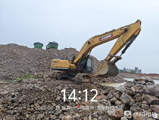 徐工XE380GK履帶式挖掘機