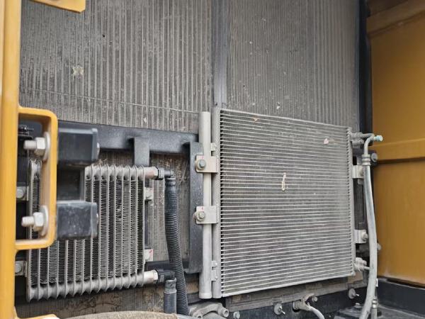 徐工XE380GK履帶式挖掘機