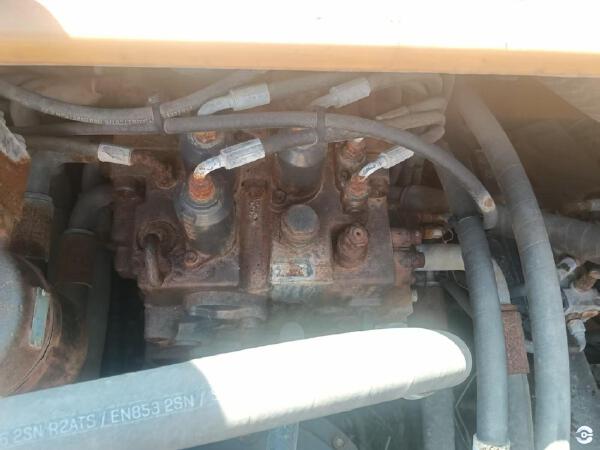 徐工XE380DK履帶式挖掘機(jī)