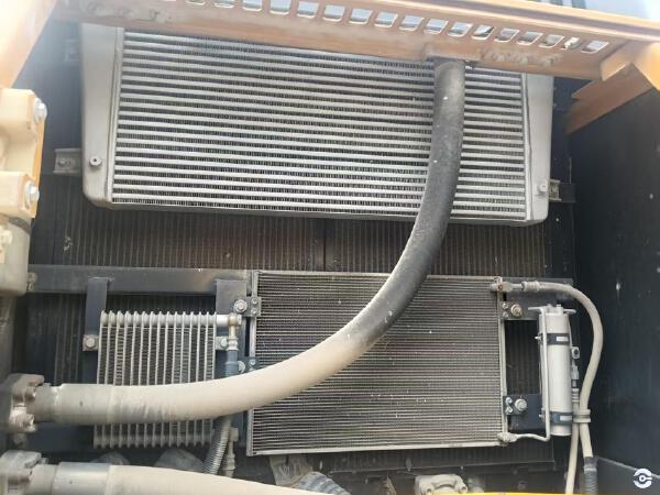 徐工XE380DK履帶式挖掘機(jī)