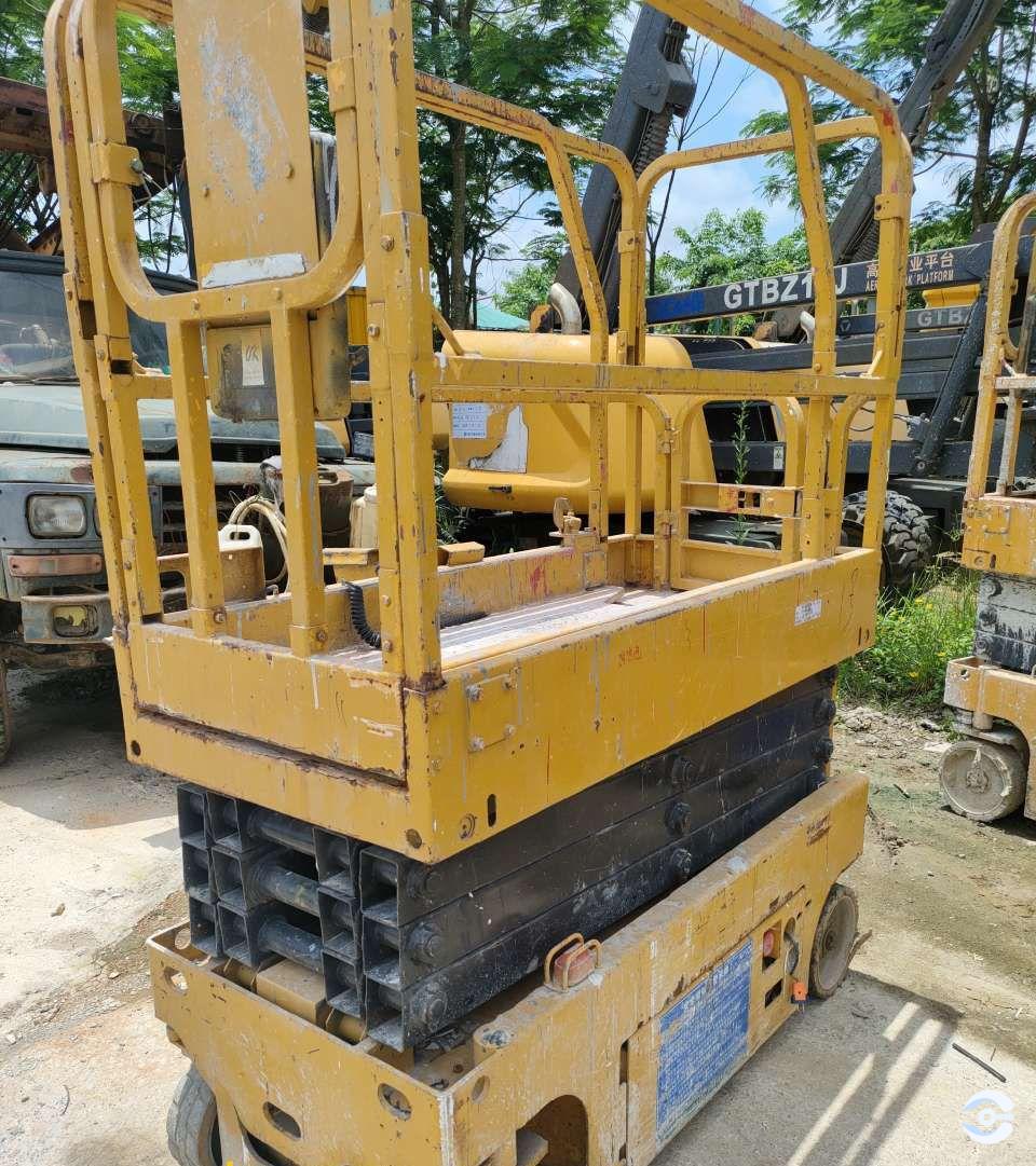 徐工GTJZ0607剪叉式高空作業平臺